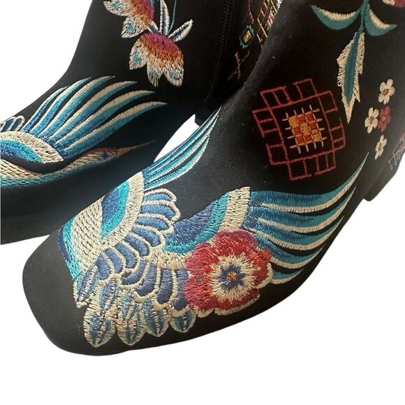 Johnny Was Devine Boho Chick Black Floral Embroidered Booties Size 38 NIB - Picture 9 of 15